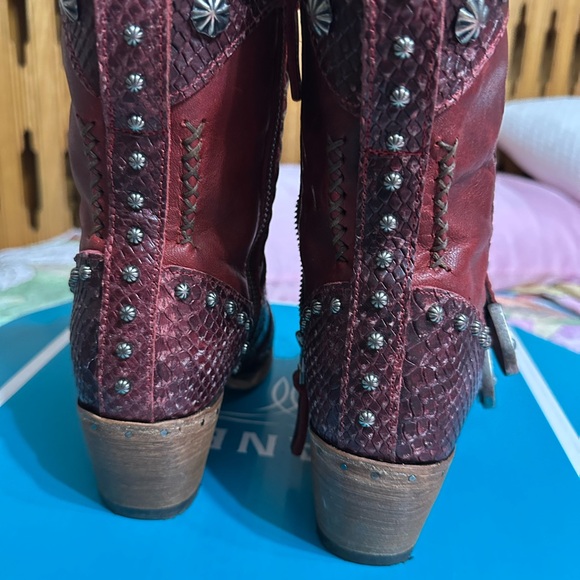 LANE Showdown - Smoldering Ruby Red - comfortable and boldly - Picture 3 of 8